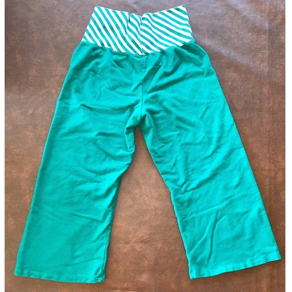 Four Leaf Clover Capris🍀 - Picture 5 of 6